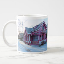 Maison rose en neige - Vignoble de Martha