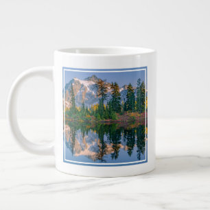 Grande Tasse Mont Shuksan reflété dans le lac Reflection