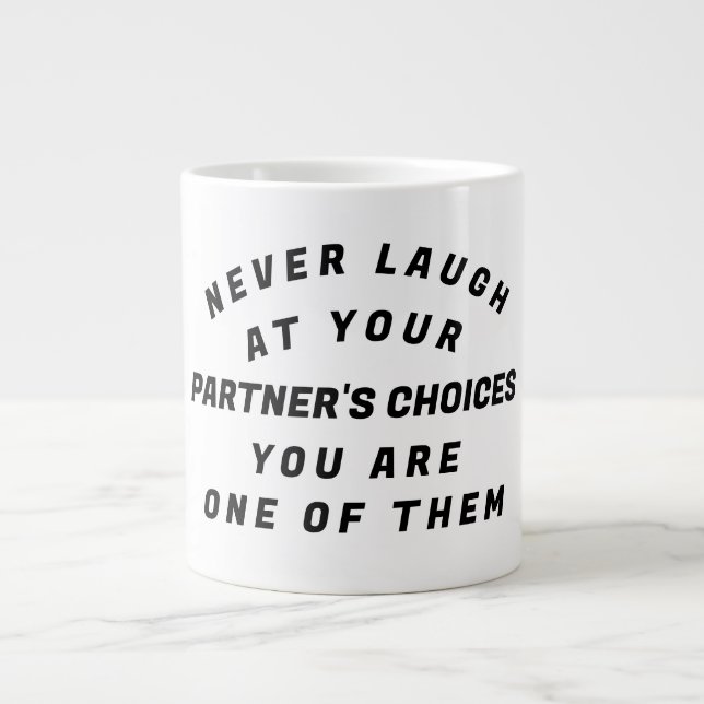 Grande Tasse Ne rigole jamais, T-shirt (Devant)