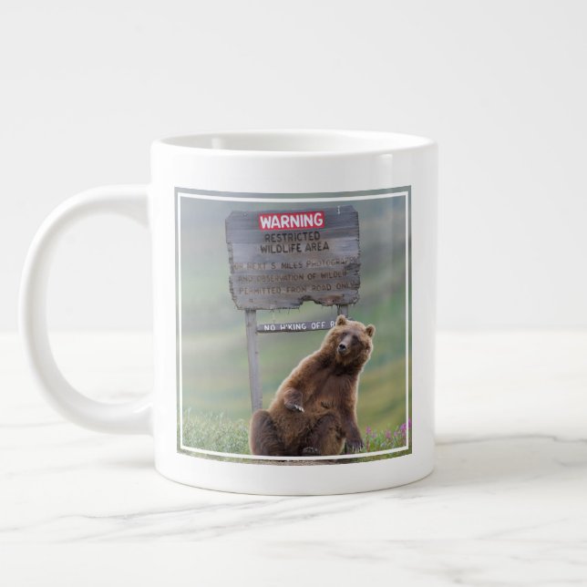 Grande Tasse Ours Grizzly Joue Avec Un Panneau (Gauche)