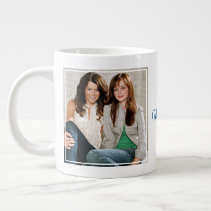 Grande Tasse Portrait de Lorelai et Rory assis