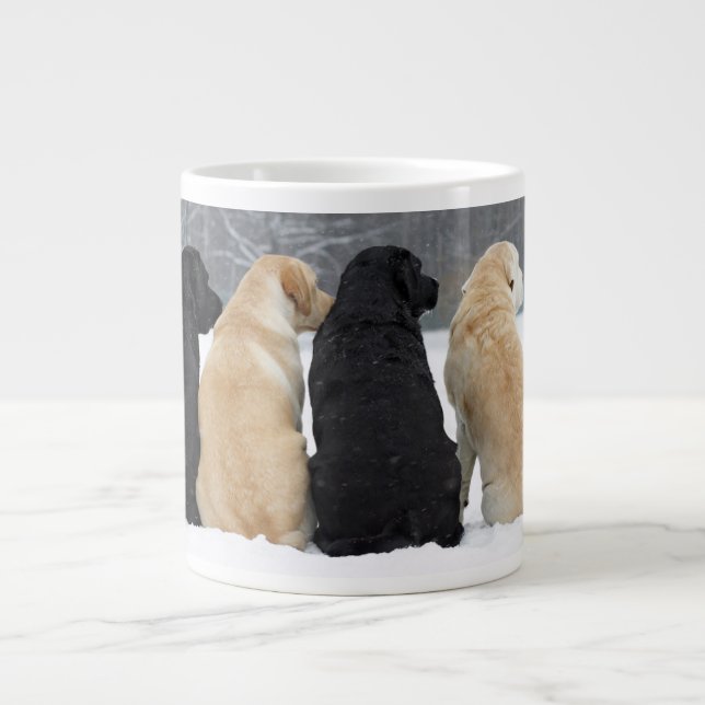 Grande Tasse Quatre Chiens du Labrador en neige (Devant)