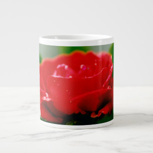 Grande Tasse Rose rouge du matin recouverte de gouttes de rosée