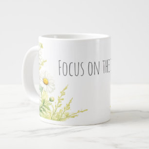 Grande Tasse Se concentrer sur le bien - marguerites aquarelle