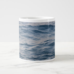 Grande Tasse Sea water closeup