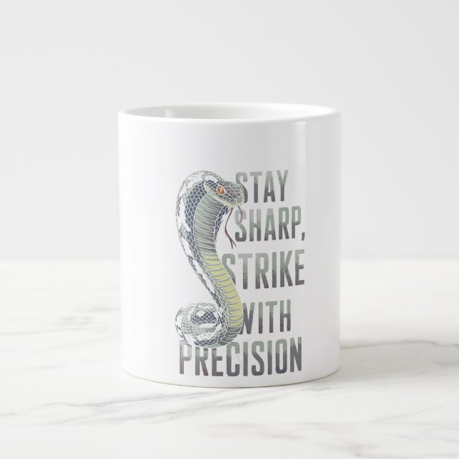 Grande Tasse Stay Sharp, Strike with Precision - Cobra Design (Devant)
