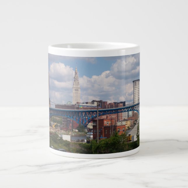 Grande Tasse Sunny Cleveland Skyline Specialty Mug (Devant)