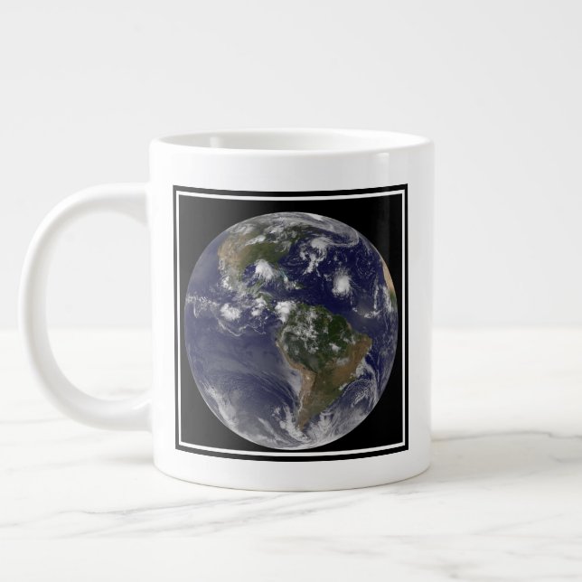 Grande Tasse Terre Pleine Montrant Les Tempêtes Tropicales Dans (Gauche)