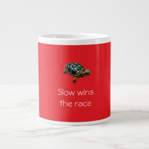 Grande Tasse Tortue Gagne la Course Lentement