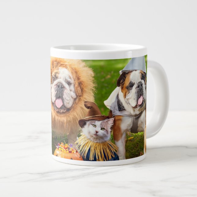 Grande Tasse Trois Bulldogs en costumes (Devant droit)