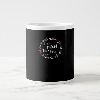 Grande Tasse Verset de la Bible chrétienne L'amour est patient