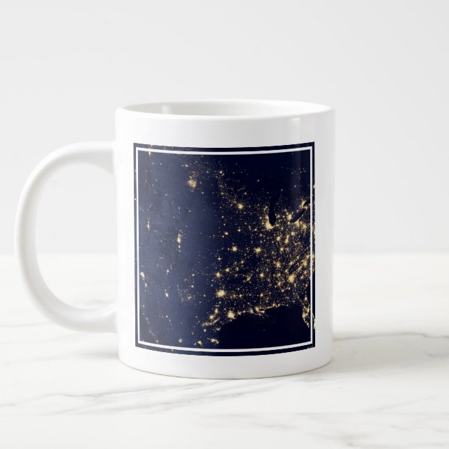 Grande Tasse Ville Des États-Unis La Nuit. (Gauche)