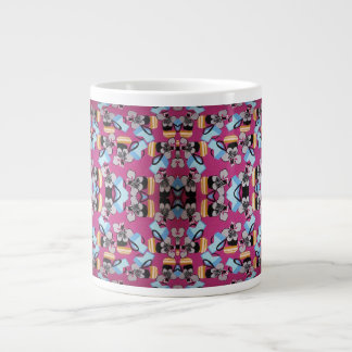 Grande Tasse Violettes Douces Et Mobilier