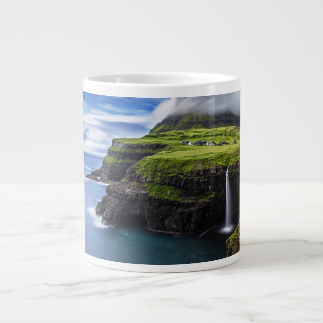 Grande Tasse Waterfalls | Faroe Islands, Denmark (Devant)