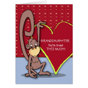 Grandgirl mignonne singe à la Saint Valentin