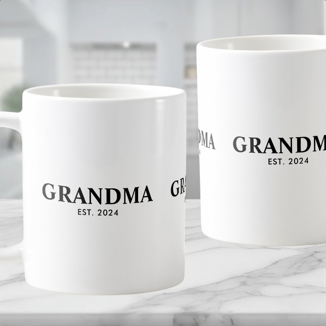 Grandma Established New Grandma Gift Kaffeetasse (Von Creator hochgeladen)