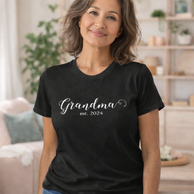 Grandma Established White Script T-Shirt (Von Creator hochgeladen)