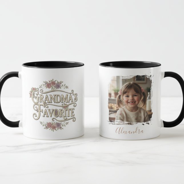 Grandma's Favorite Floral Typography Photo Tasse (Grandma's Favorite Personalized Photo Mug)