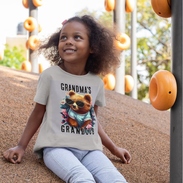 Grandmas Grandcub T-Shirt (Von Creator hochgeladen)