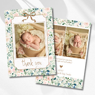 Grandmillenial Rosafarbenes Blumen-Baby-Foto-Danke Ankündigung