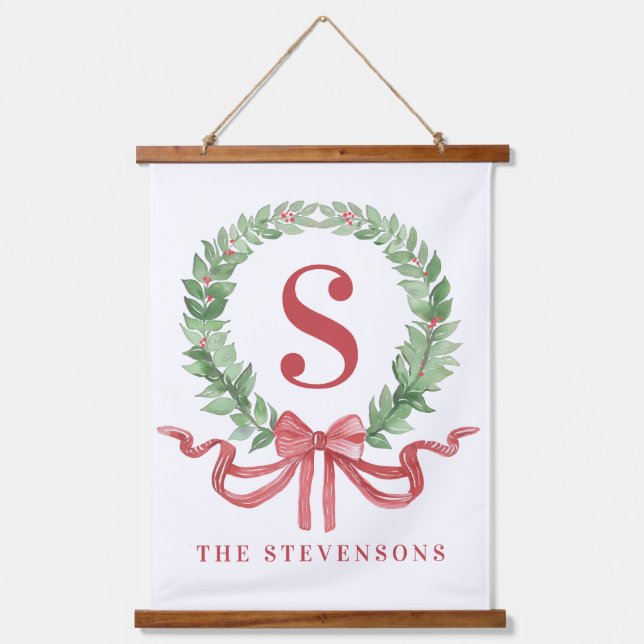 Grandmillennial Christmas Wreath Monogram Wandteppich Mit Holzrahmen (Vorderseite)