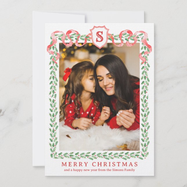 Grandmillennial Holly Christmas Monogram Card Einladung (Vorderseite)