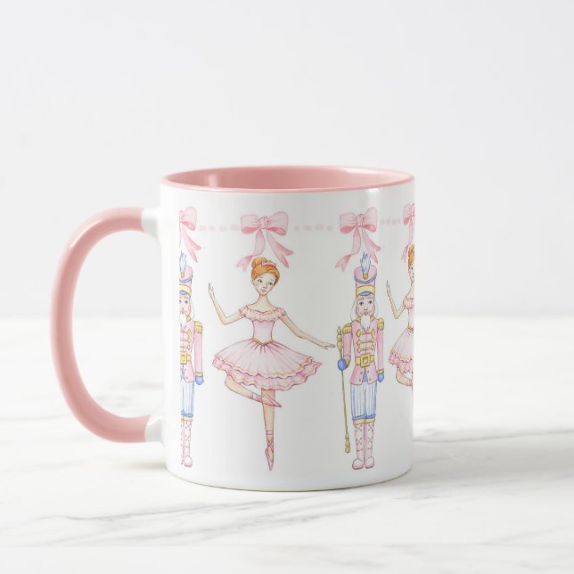 Grandmillennial Nutcracker Tasse (Links)