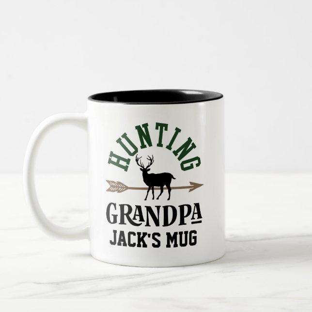 Grandpa Bow Jagd Personalisiertes Bogengeschenk Zweifarbige Tasse (Links)