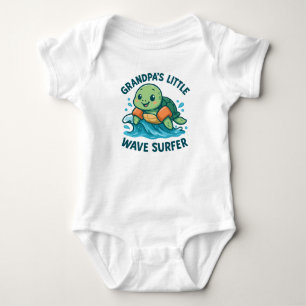 Grandpas kleiner Wellenreiter Niedliche Schildkröt Baby Strampler