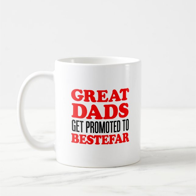 Grands papas promus dans la tasse de Norvégien de (Gauche)