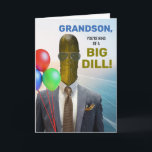 Grandson Funny Geburtstag Eine Art Big Dill Pickle Karte<br><div class="desc">Oma,  du bist eine Art Big Dill! Ein sonniger Geburtstag,  eine Papiergrusskarte mit einem Foto eines Dillhackens mit Anzug und Krawatte und eine Sonnenbrille. Essen Thema Wortspiel Grußkarte. Passen Sie die Cover- und Innengeburtsmeldung auf Wunsch an. Art,  Bild und Vers Copyright © Shoaff Ballanger Studios,  2025.</div>