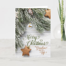 Grandson und Ehefrau Weihnachten Schneekiefern und