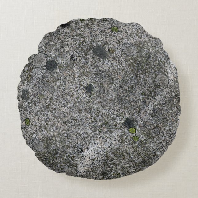 Granit-Grau mit grünen Moos-Details Rundes Kissen (Vorderseite)