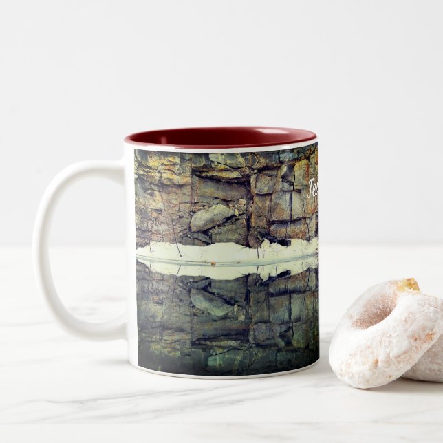 Granitfelsen Reflections Natur Personalisiert Zweifarbige Tasse (Mit Donut)