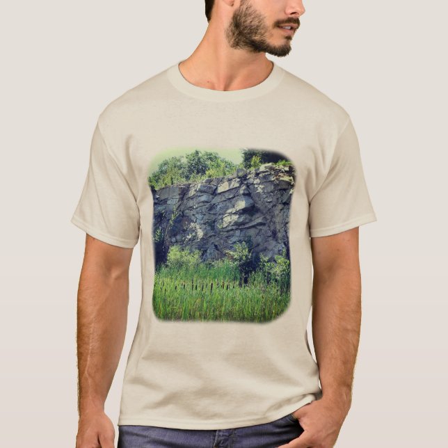 Granitfelswand Cattails Teiche Natur T-Shirt (Vorderseite)