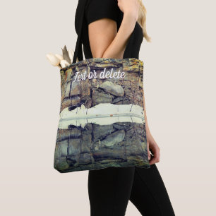 Granitfelswand Reflection in Pond Personalisiert Tasche