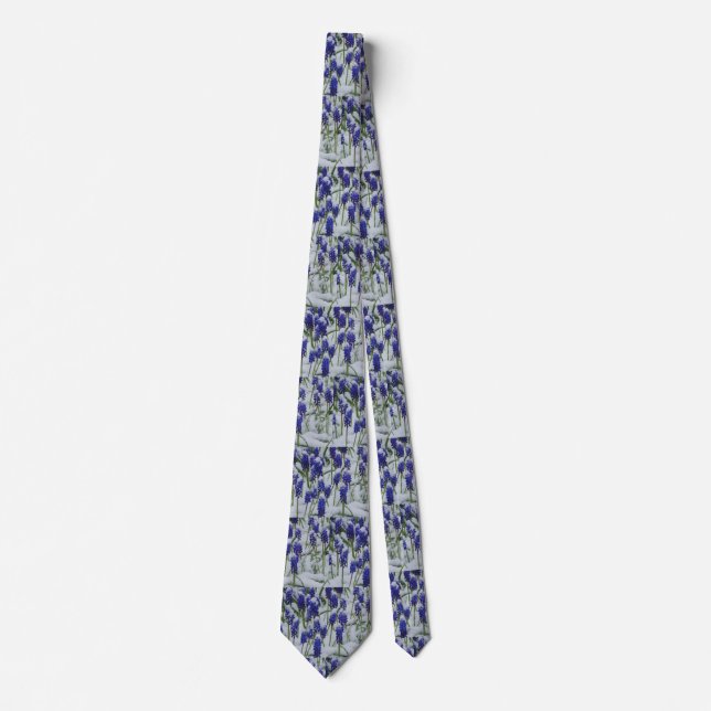 Grape Hyacinths in Snow Tie Krawatte (Vorderseite)