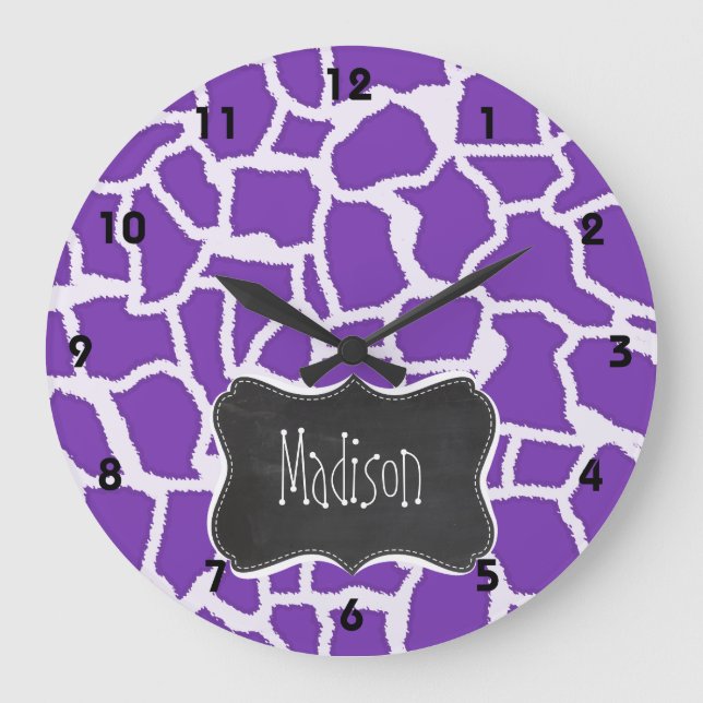 Grape Purple Giraffe Animal Print; Chalkboard look Große Wanduhr (Vorderseite)