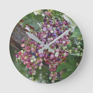Grapevine Glorie — Hyperrealistische Weinbaukunst Runde Wanduhr