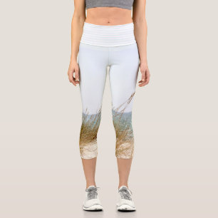 Gras neben den Leggings