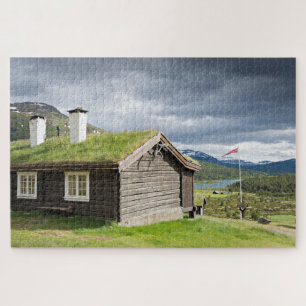 Grasscholledach-Blockhaus in Norwegen-Wildnis