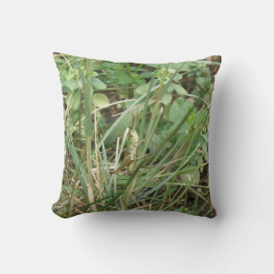 Grasshopper Camouflage Pillow Kissen