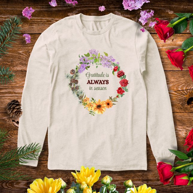 Gratitude in Every Season Floral Wreath Tri-Blend Shirt (Von Creator hochgeladen)