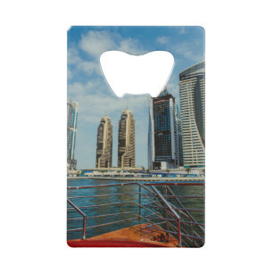 Gratte-ciel dans la marina de Dubaï