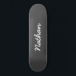 Grau anpassbar skateboard<br><div class="desc">Graues,  individualisierbares Skateboard. Ein elegantes,  schwarzes,  trendiges Skateboard. Personalisieren Sie mit einem eigenen Namen. Machen Sie ein lustiges Geschenk für sich selbst oder ein Geburtstagsgeschenk für jemanden,  den Sie Liebe.</div>