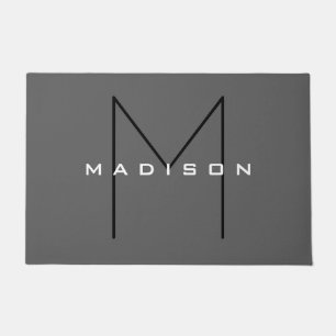 Grau Schwarz Bold Monogram Moderner Familienname Fußmatte