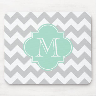 Grau und Minze Modernes Zickzack Monogramm Mousepad