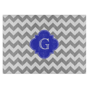 Grau Weiß Chevron Kobaltblau Vierpass Monogramm Schneidebrett