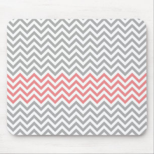 Grau, Weiß und Korallen Chevron Mousepad