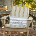 Grau-weiße Streifen Begrüßungsname der Porsche Kissen Für Draußen<br><div class="desc">Moderne graue weiße Streifen willkommen zu unserem Veranda Skript,  Familienname Lumbar Pillow Sie können es personalisieren und fügen Sie Ihren eigenen Text und Namen.</div>